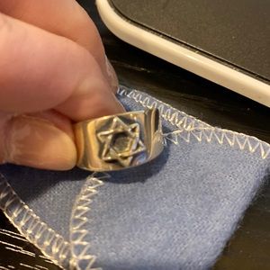 Retired James Avery Star of David unisex ring.